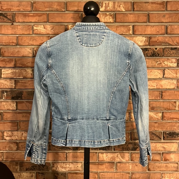 Vintage I.N.C size small petite Fitted Denim Jacket with Hook and Eye Closure - Picture 4 of 9